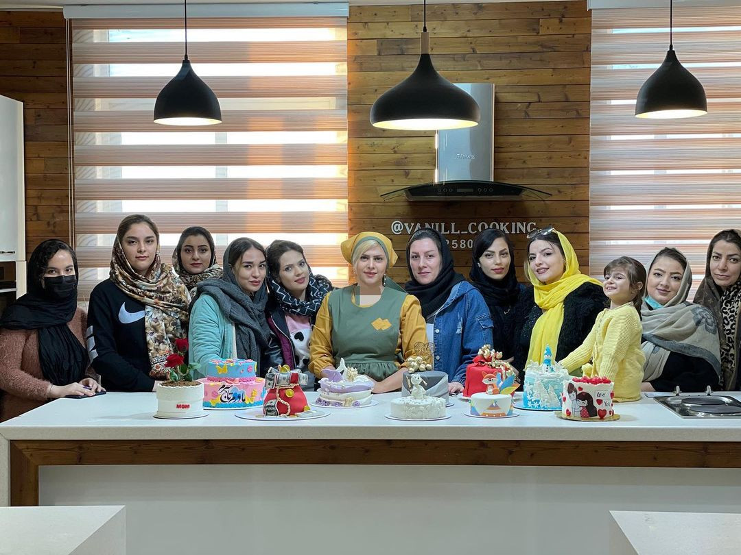 آموزشگاه شیرینی و کیک وانیل